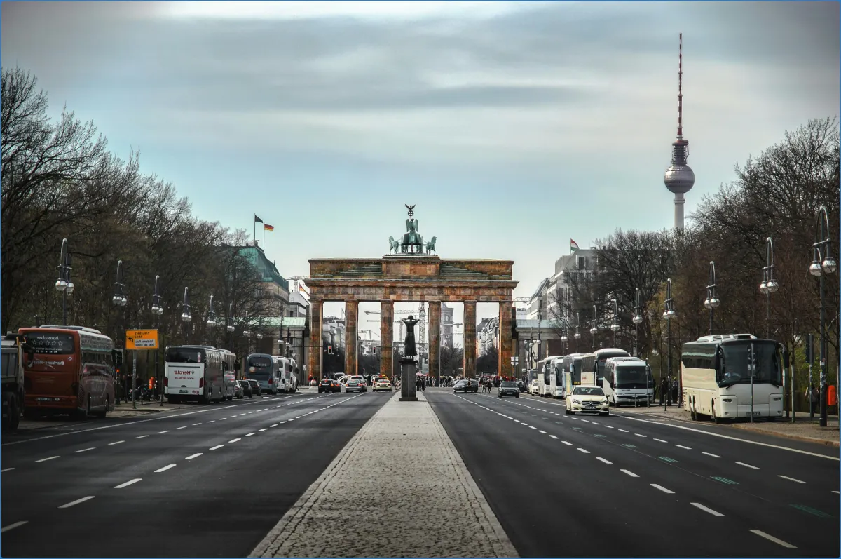 Deutschland: Zugfahrt von Köln nach Düsseldorf